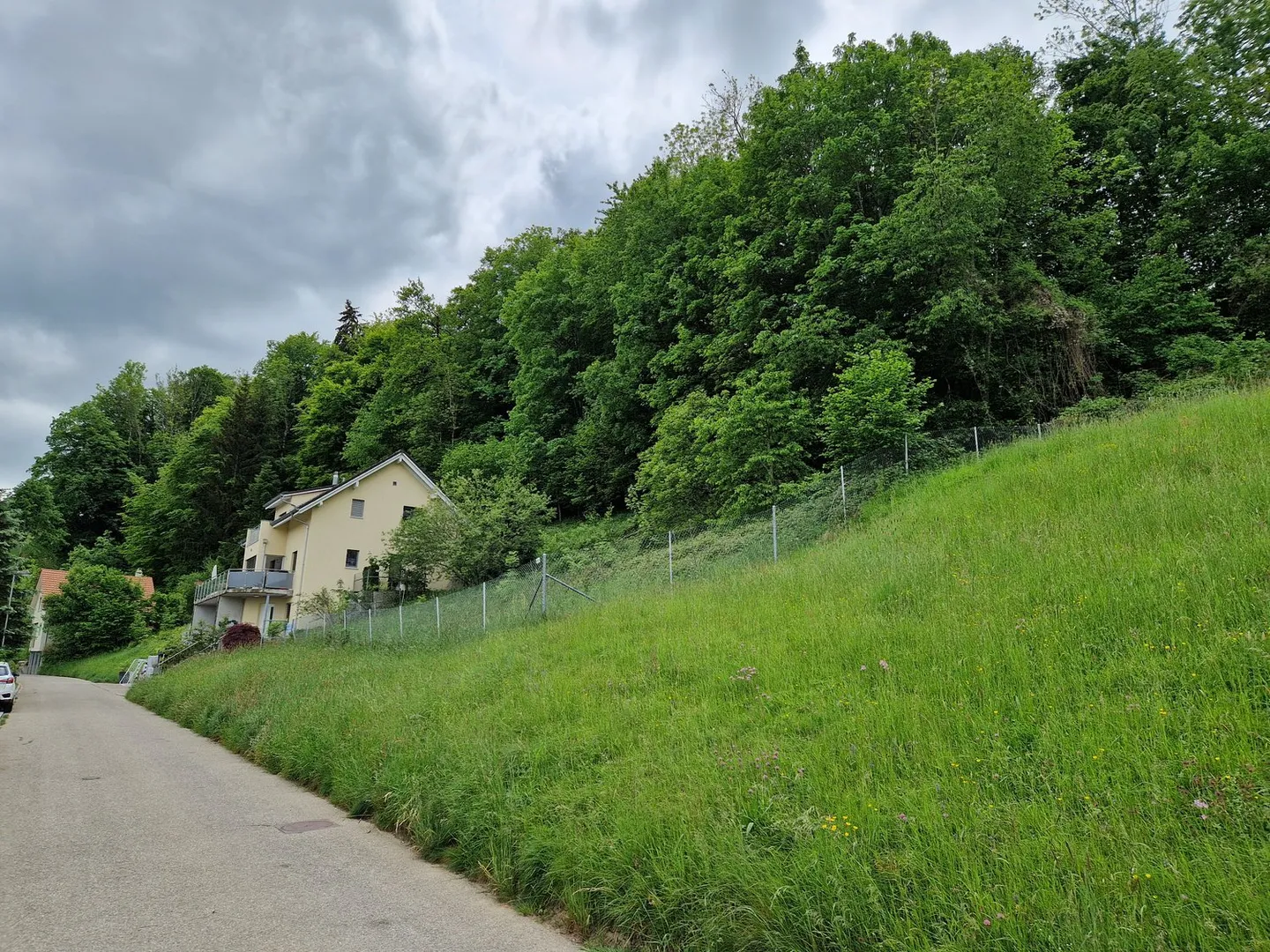 Terreno edificabile idilliaco con progetto approvato e vista da sogno a Mogelsberg - Foto 2 di 7