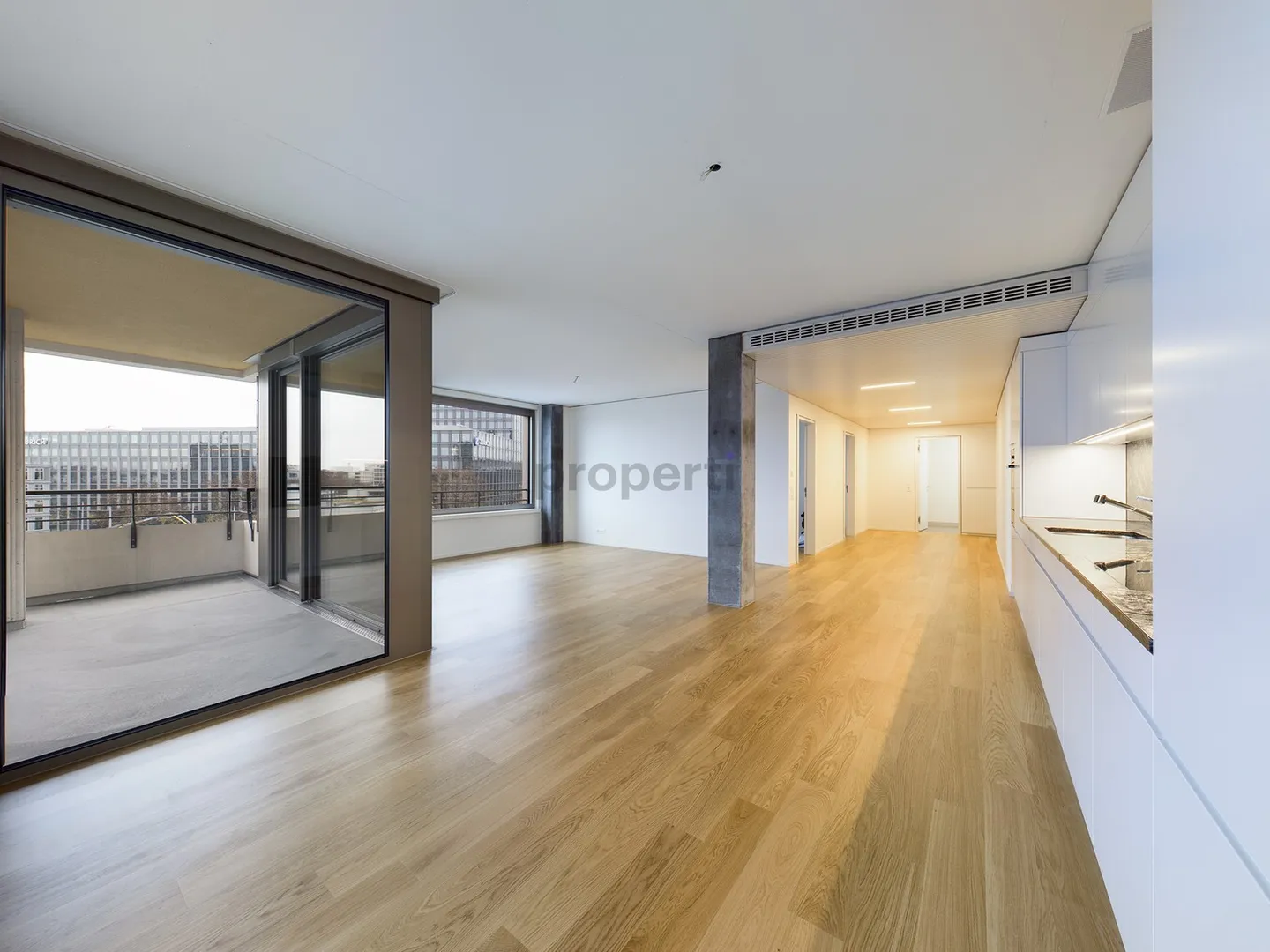 Appartement spacieux de 4,5 pièces dans un emplacement central à Zurich-Leutschenbach - Photo 1 sur 11