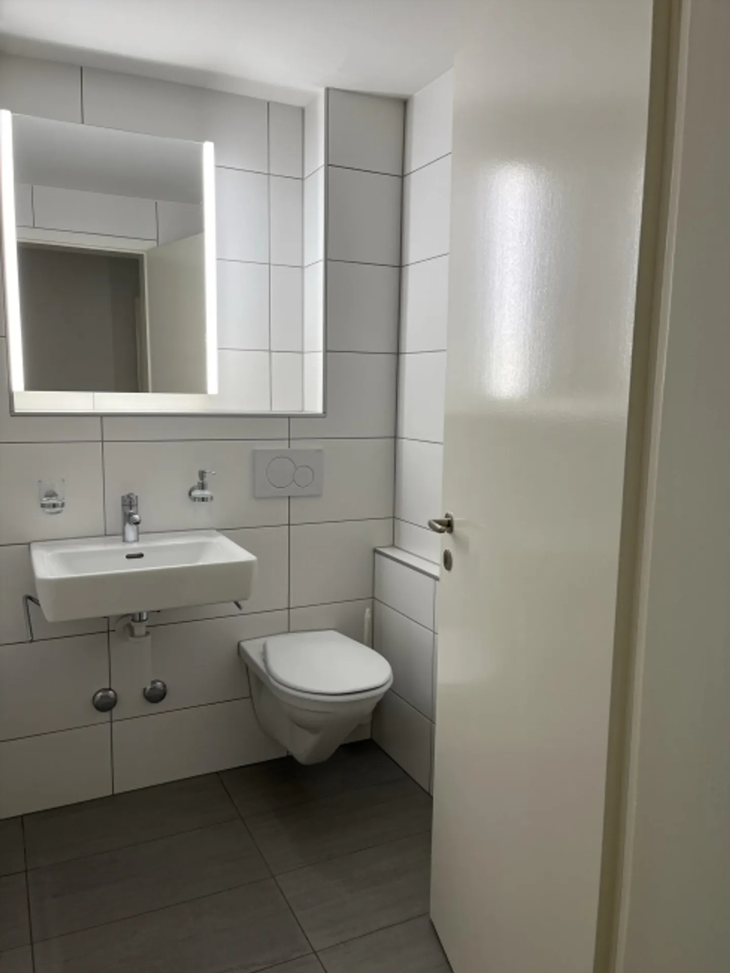 RENT WITHOUT DEPOSIT - Living in the city center - Photo 5 of 9