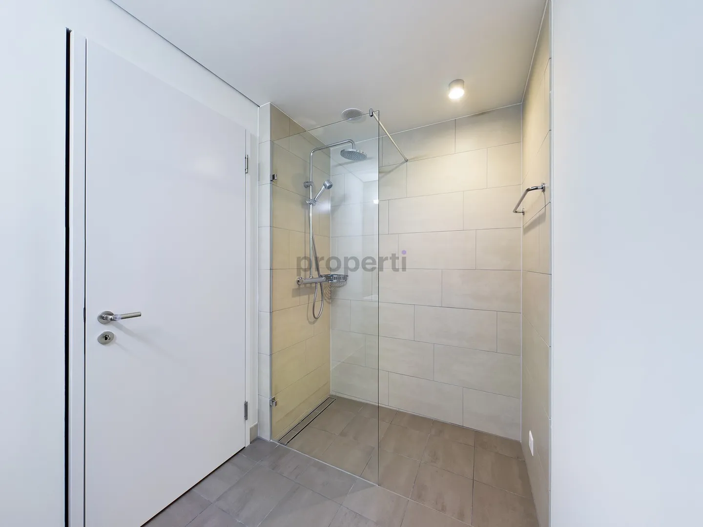 Appartement spacieux de 4,5 pièces dans un emplacement central à Zurich-Leutschenbach - Photo 7 sur 11