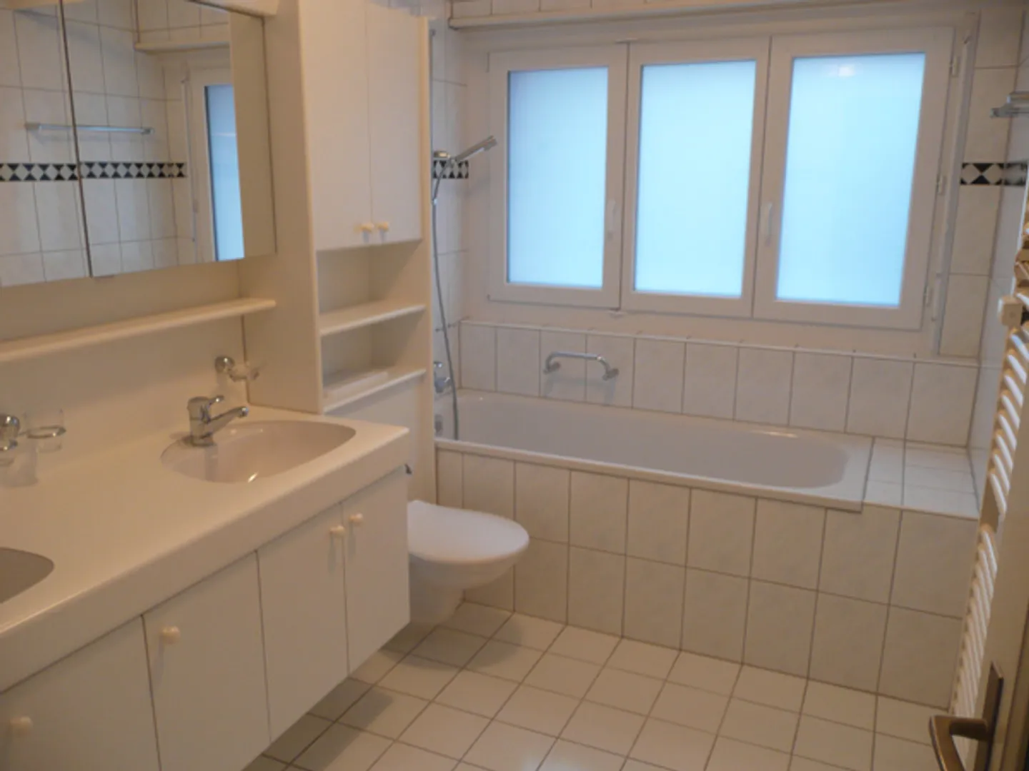 2 Minuti dalla Stazione di Opfikon! - Foto 4 di 4