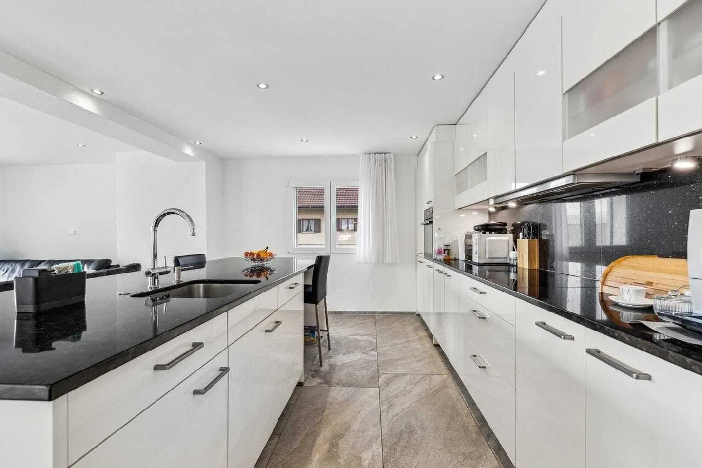 La tua casa con vista: moderna casa unifamiliare di 6,5 stanze a Gränichen - Foto 1 di 13