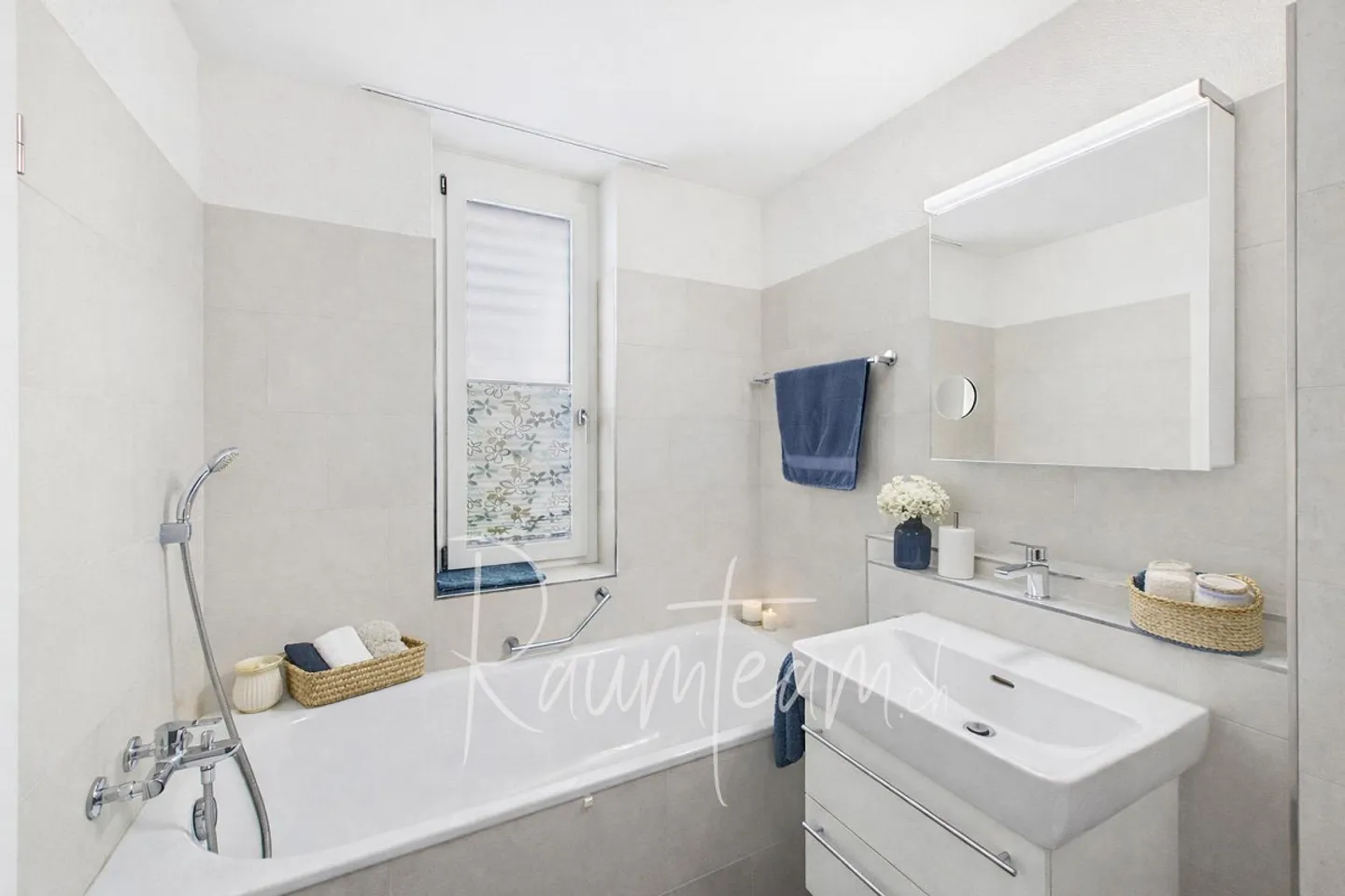 Dreamlike, sunny terrace apartment with mountain view - Photo 12 of 17