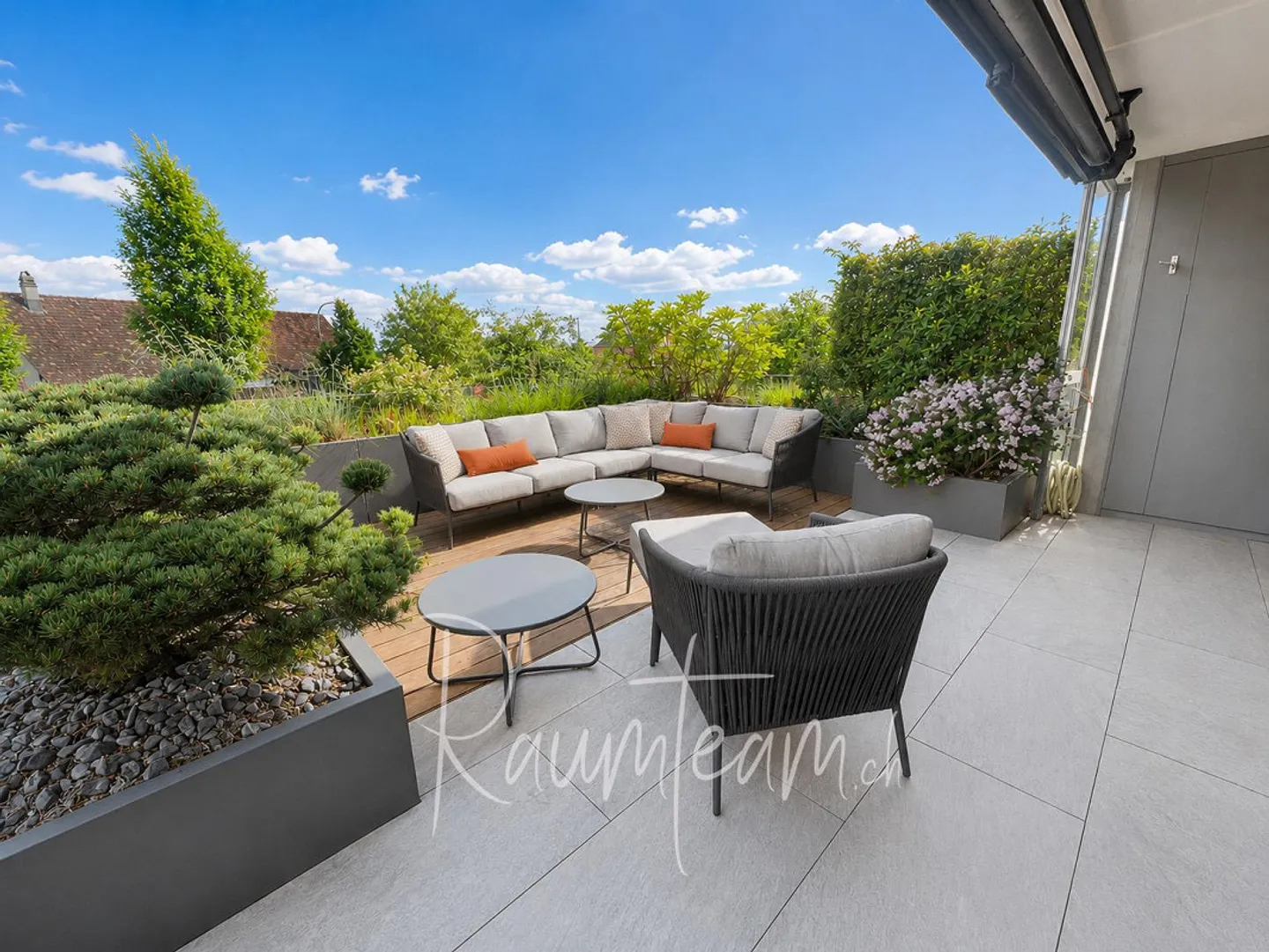Dreamlike, sunny terrace apartment with mountain view - Photo 5 of 17