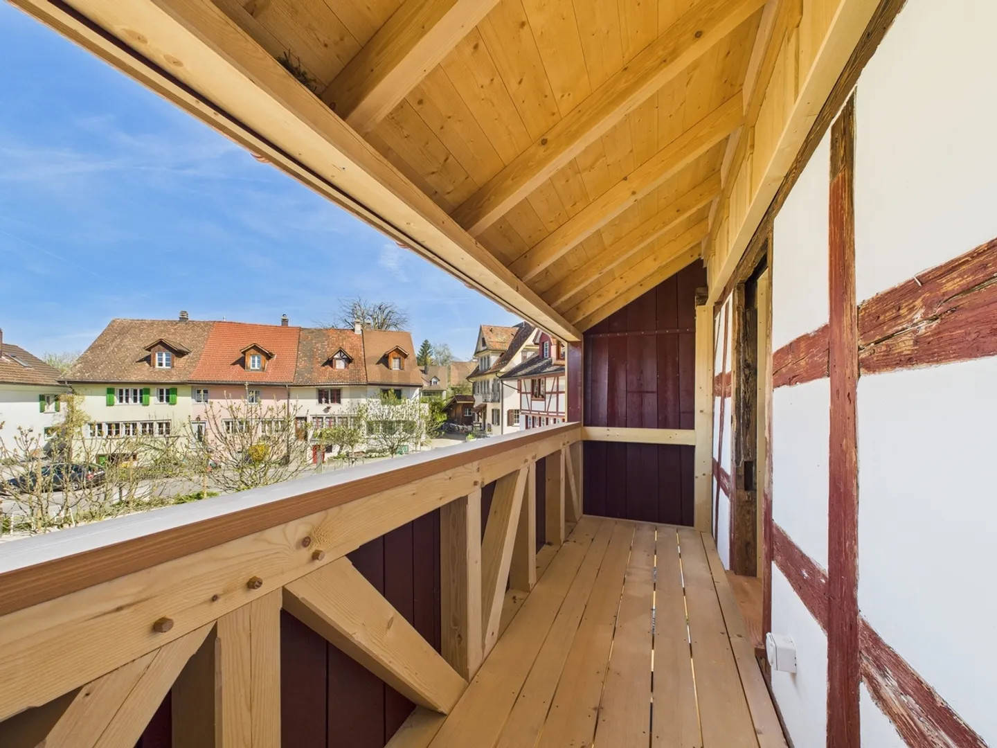 Incantevole appartamento d'epoca completamente ristrutturato con 4 stanze nel tranquillo centro del villaggio di Fägswil vicino a Rüti - Foto 11 di 12