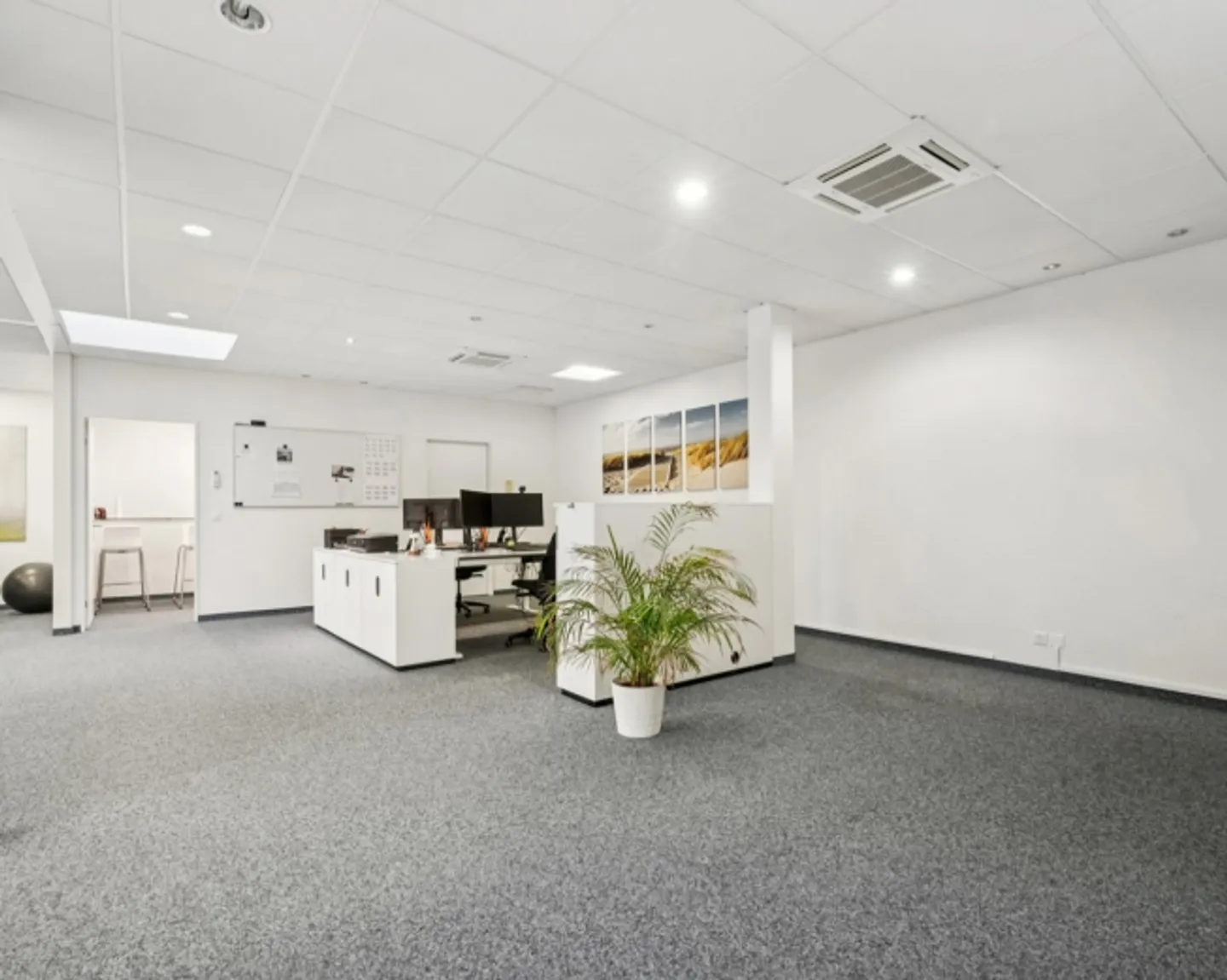 «Ihr neuer Arbeitsplatz mit schöner Aussicht» - Foto 3 von 8