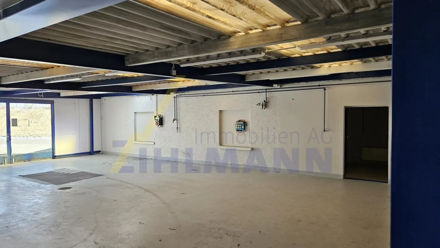 Attractive residential and commercial property with great potential for use - Photo 15 of 17