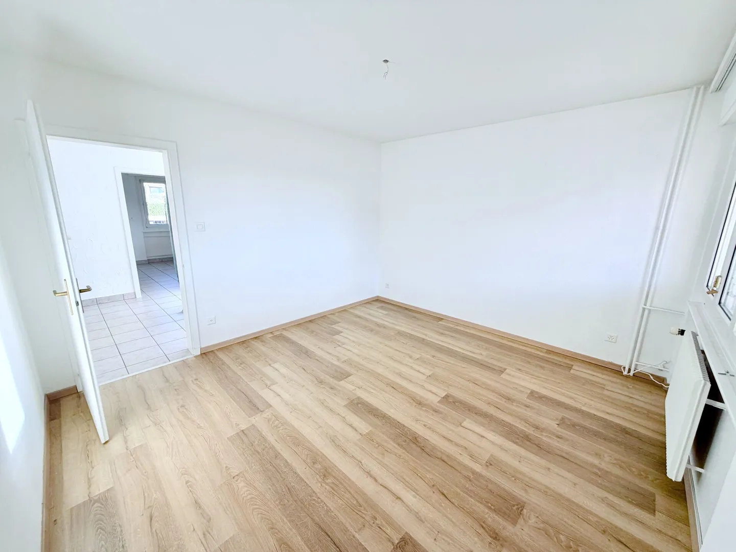 Helle 3,5-Zimmer-Wohnung mit 2 Parkplätzen - Foto 3 von 10