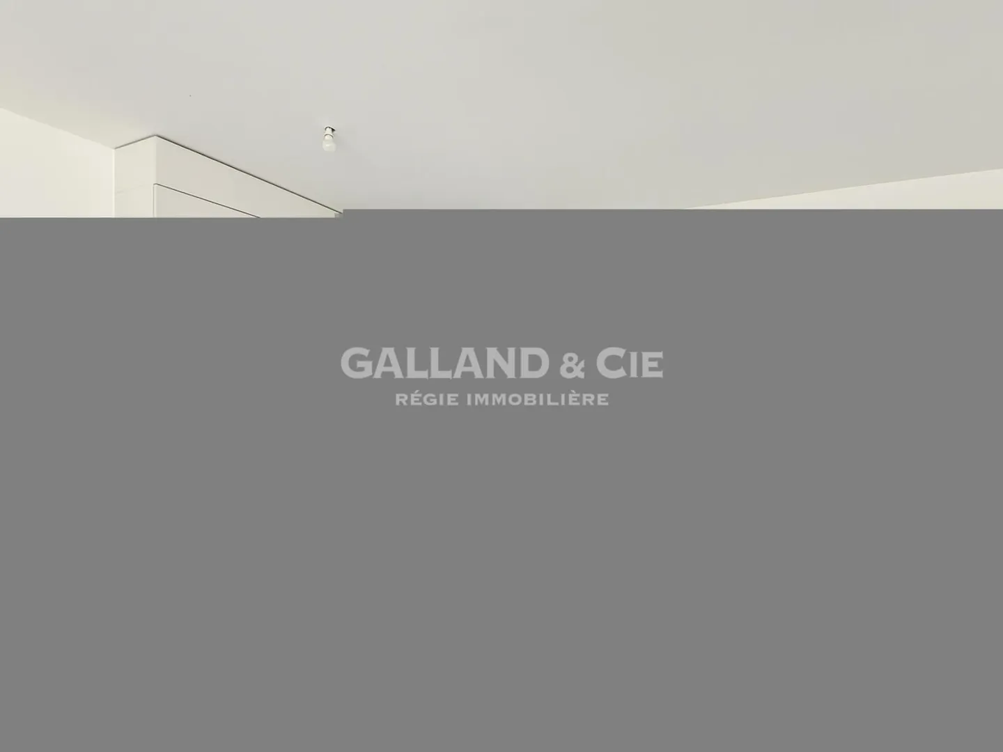 4.5 Room Apartment - Photo 1 of 9