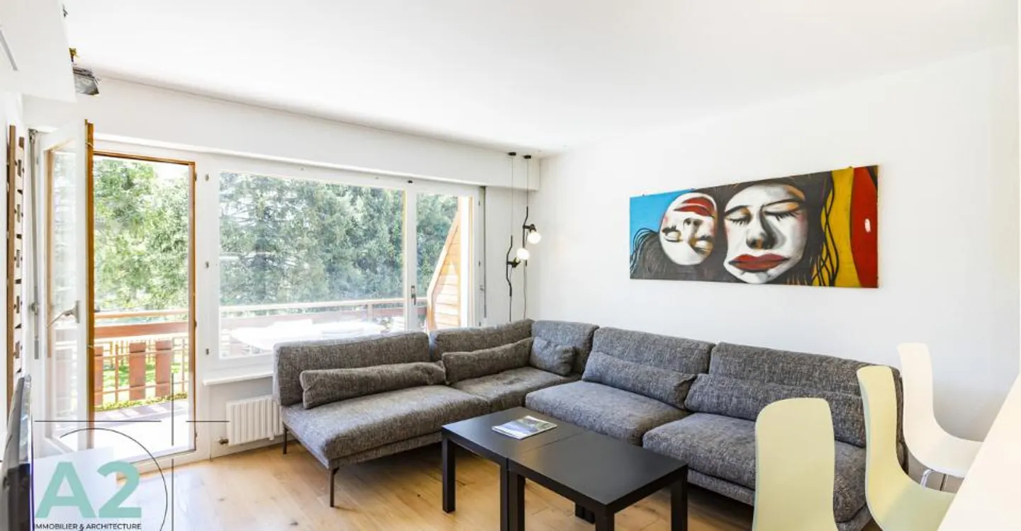 Wunderschöne 3-Zimmer-Wohnung, die komplett renoviert wurde, nur wenige Schritte vom Zentrum von Crans entfernt - Foto 1 von 10