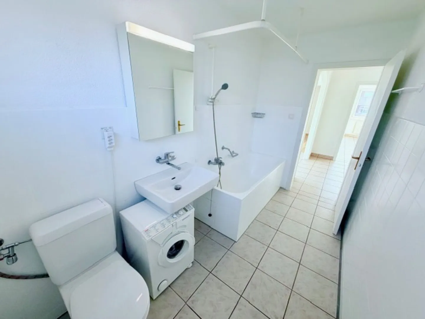 Helle 3,5-Zimmer-Wohnung mit 2 Parkplätzen - Foto 5 von 10