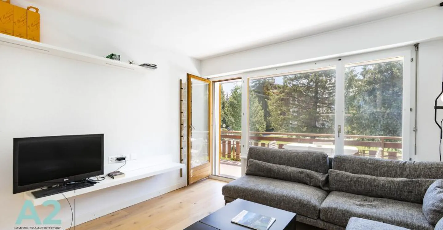 Wunderschöne 3-Zimmer-Wohnung, die komplett renoviert wurde, nur wenige Schritte vom Zentrum von Crans entfernt - Foto 7 von 10