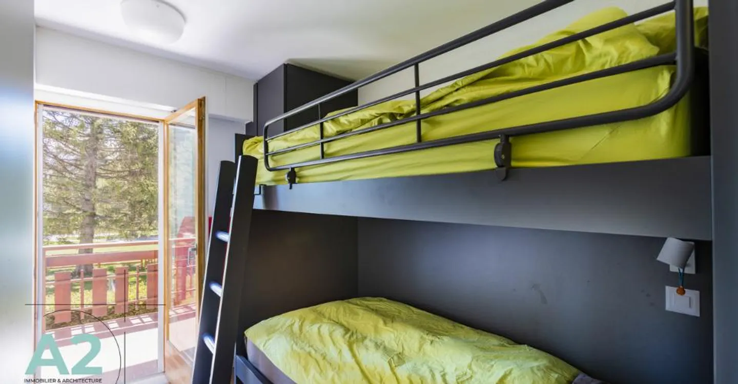 Wunderschöne 3-Zimmer-Wohnung, die komplett renoviert wurde, nur wenige Schritte vom Zentrum von Crans entfernt - Foto 8 von 10