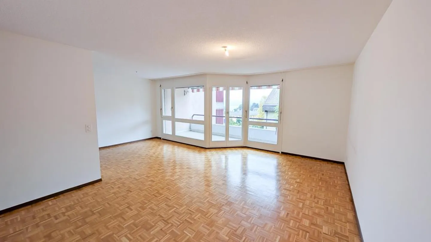 3,5 Zimmer, 81m2, 1. Stock, teilweiser Seeblick, hauts de Pully, 5 Minuten Autobahn - Foto 4 von 11