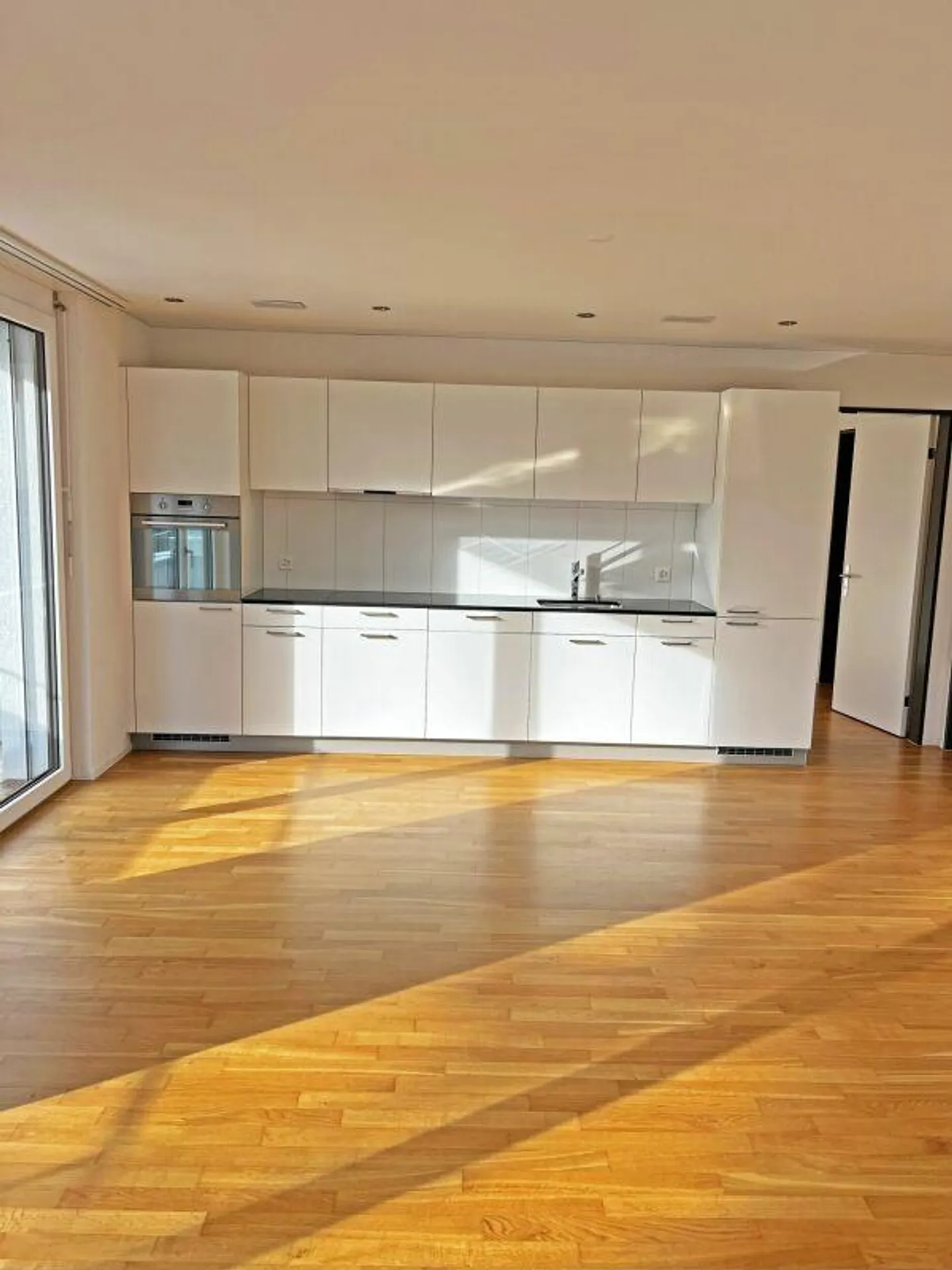 Appartement moderne avec charme ! - Photo 3 sur 13