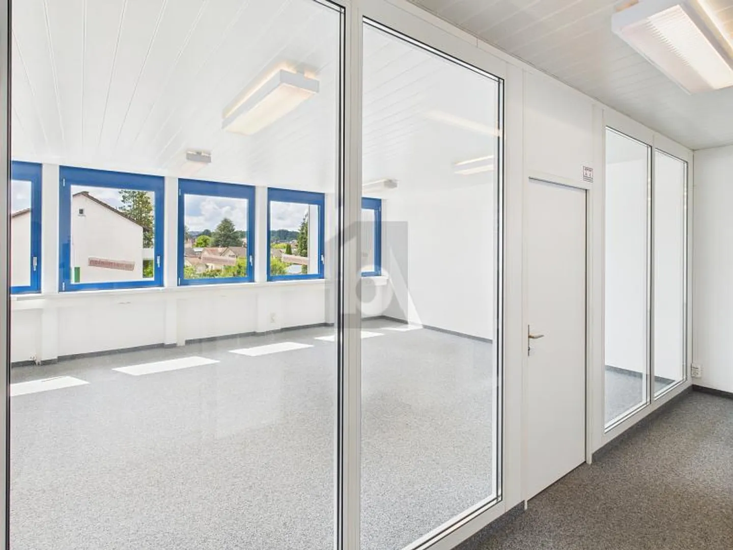 LE SUCCÈS COMMENCE À CET EMPLACEMENT - Photo 1 sur 5