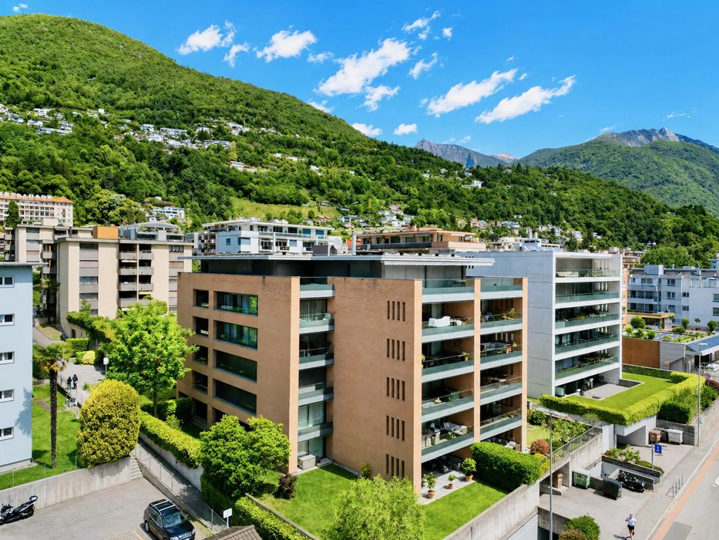 Appartement spacieux et tranquille dans un immeuble moderne à quelques pas du lac - Photo 1 sur 18