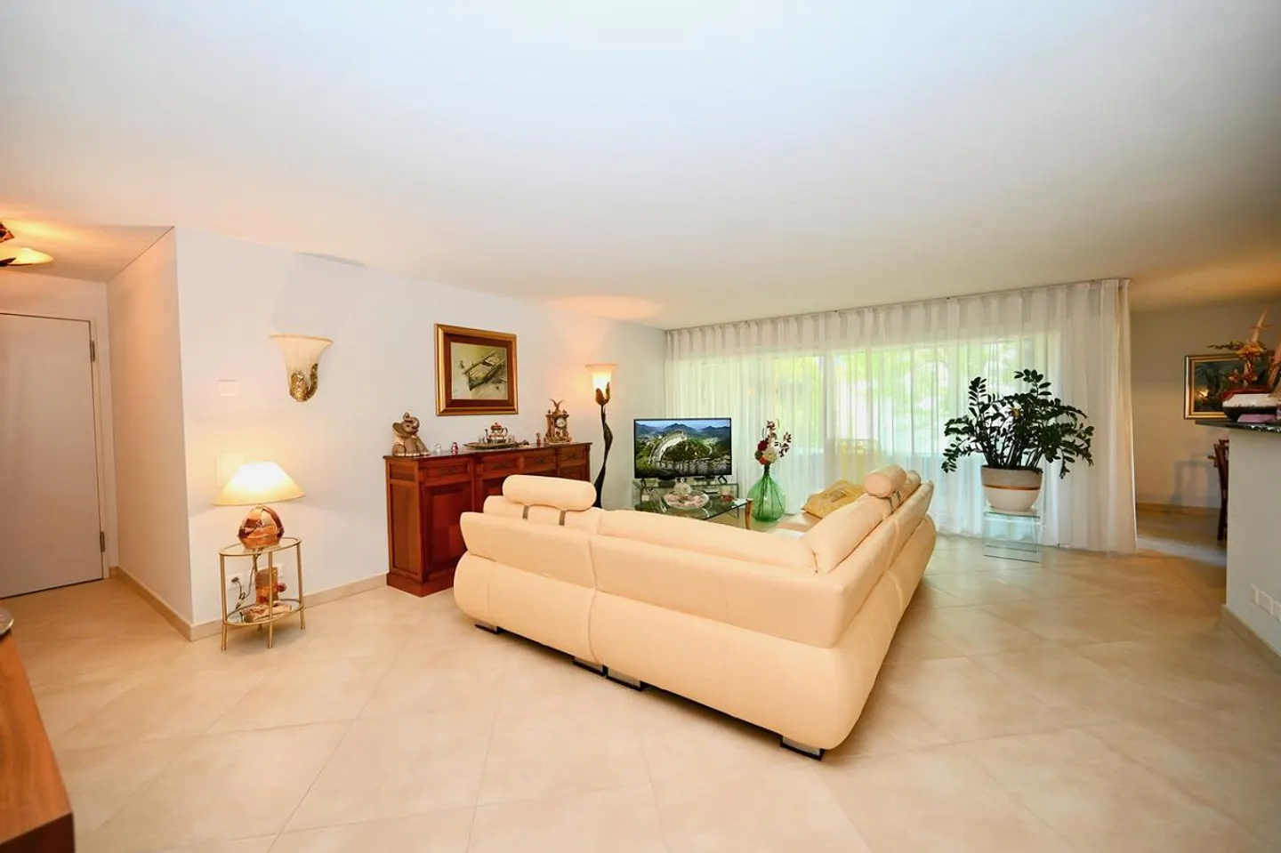 Appartement spacieux et tranquille dans un immeuble moderne à quelques pas du lac - Photo 4 sur 18