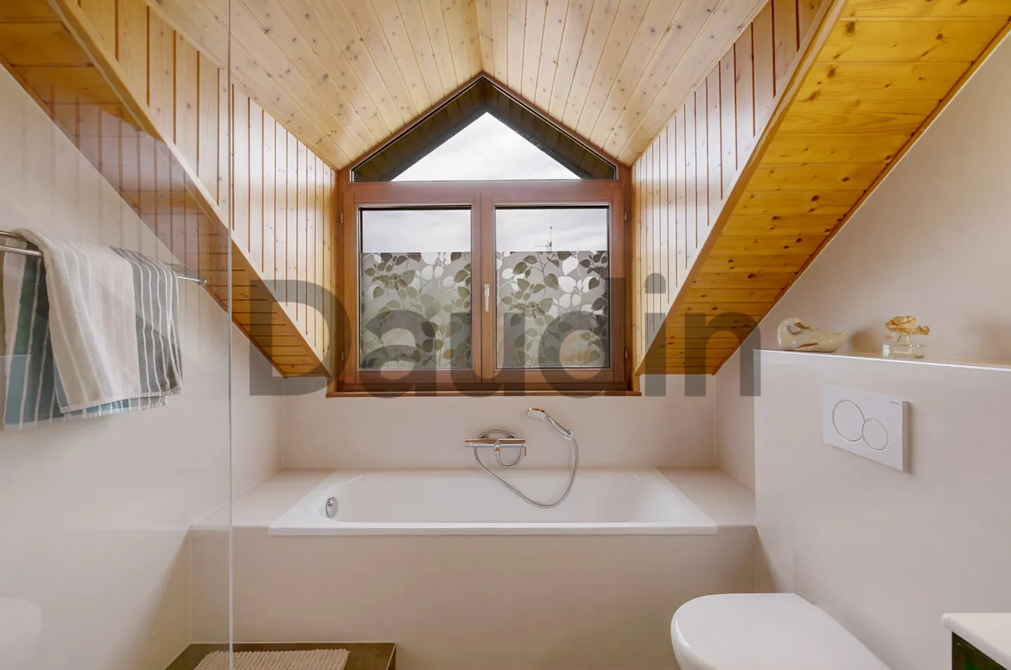 Charming Family Home in Arnex-sur-Nyon - Photo 8 of 8