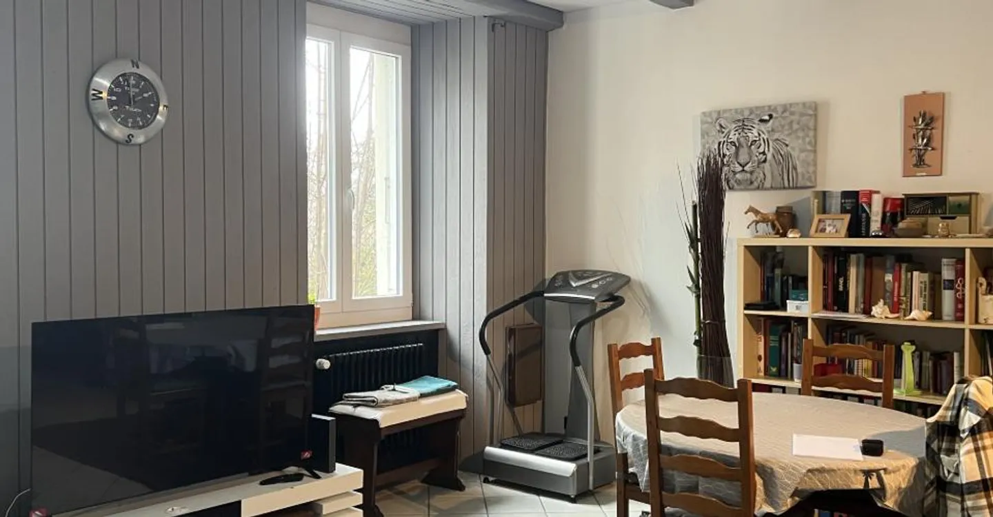 Incantevole appartamento di 4 stanze al piano rialzato a La Chaux-de-Fonds - Foto 2 di 10
