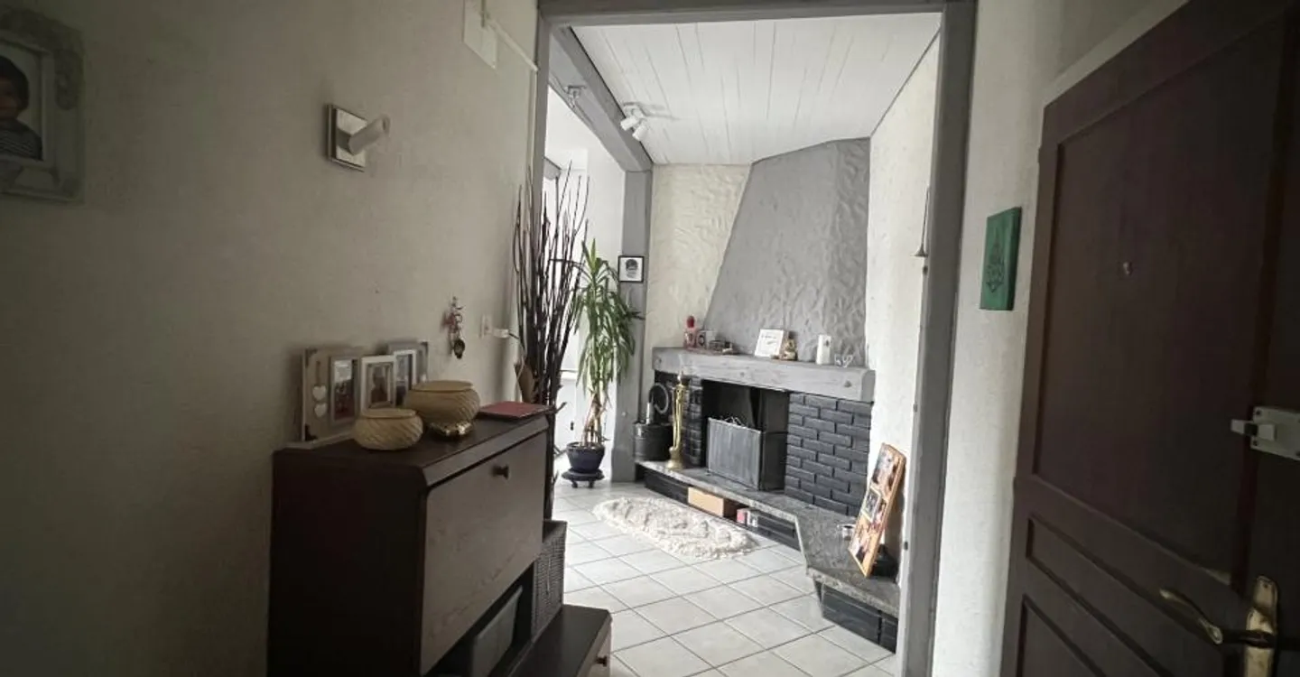 Incantevole appartamento di 4 stanze al piano rialzato a La Chaux-de-Fonds - Foto 4 di 10