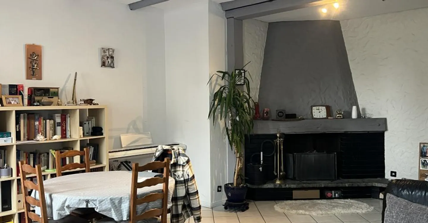 Incantevole appartamento di 4 stanze al piano rialzato a La Chaux-de-Fonds - Foto 1 di 10
