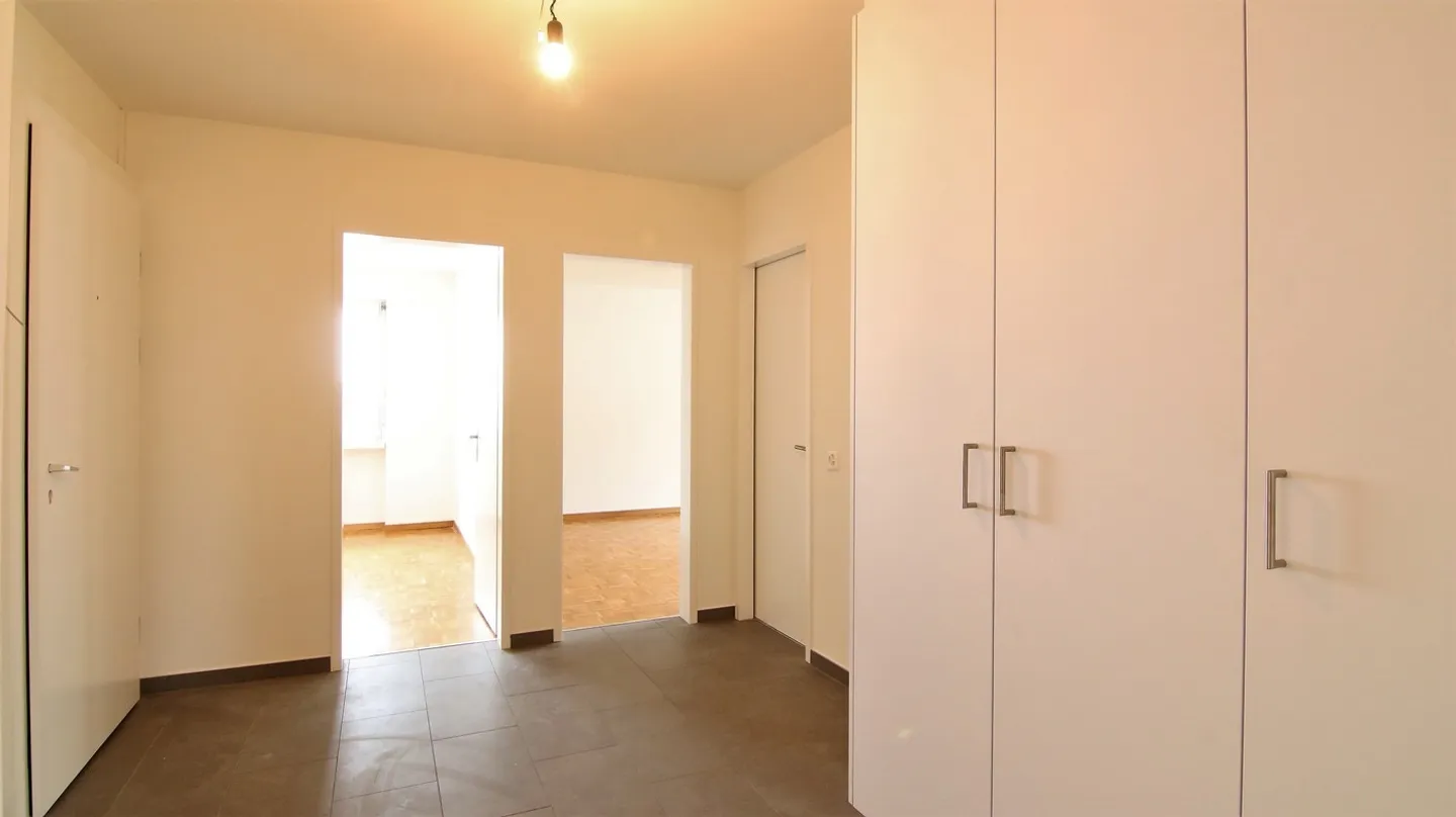 Helle 4-Zimmerwohnung in der Natur - Foto 7 von 8