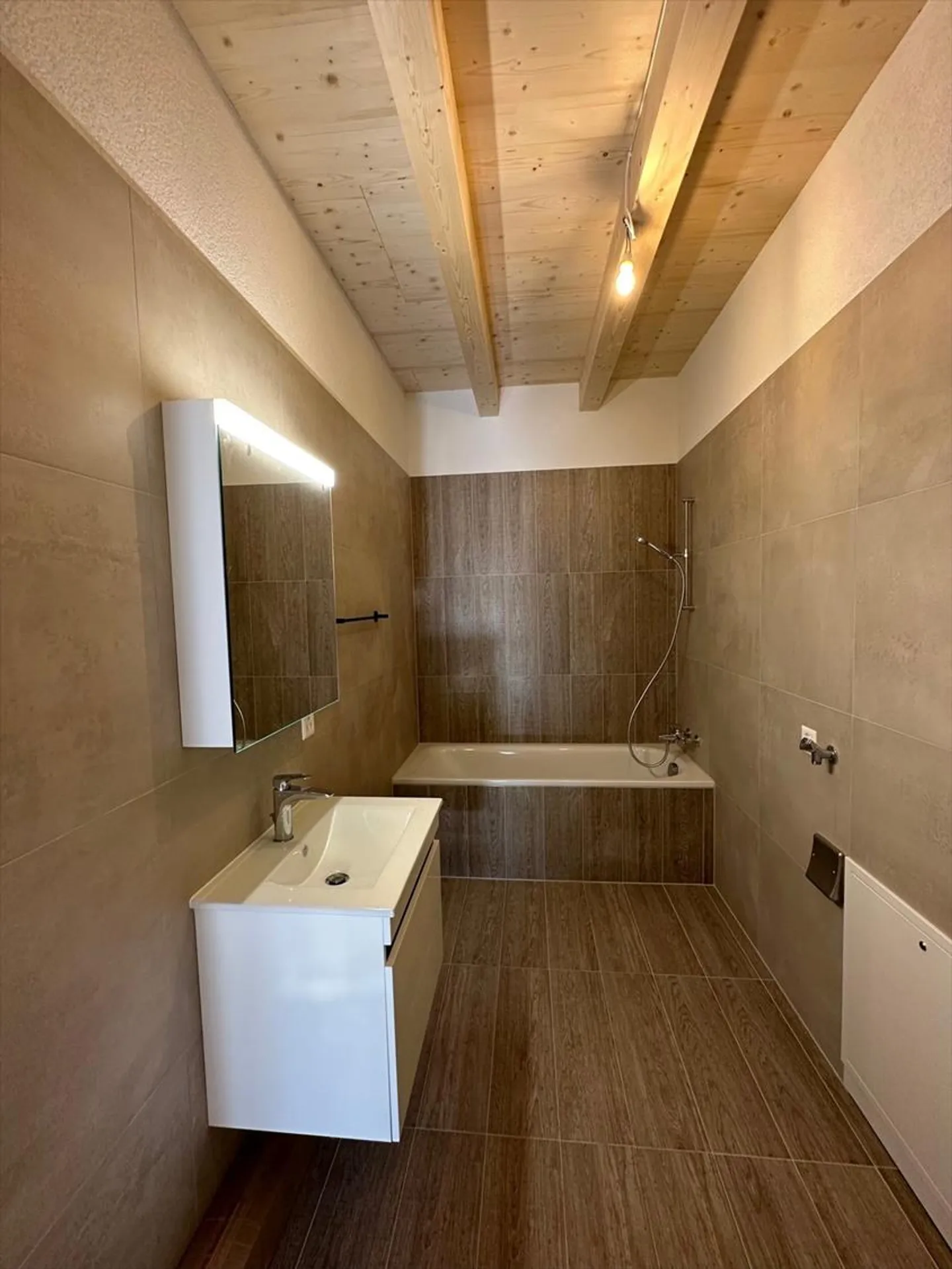 Magnifico appartamento di 4,5 locali con soppalco e giardino - Foto 10 di 13