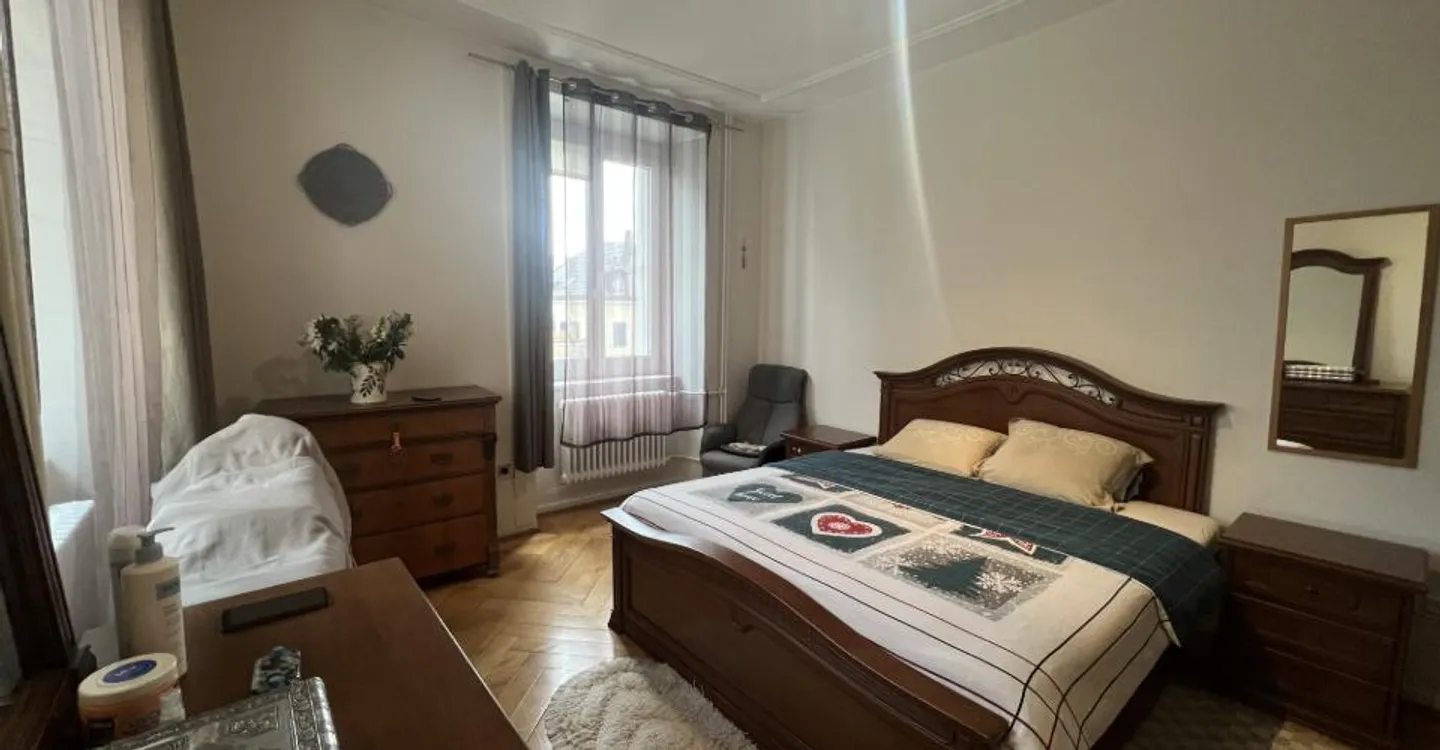 Incantevole appartamento di 4 stanze al piano rialzato a La Chaux-de-Fonds - Foto 7 di 10