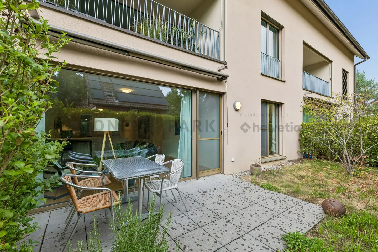 Modern 3.5-room maisonette with private garden - Photo 10 of 13