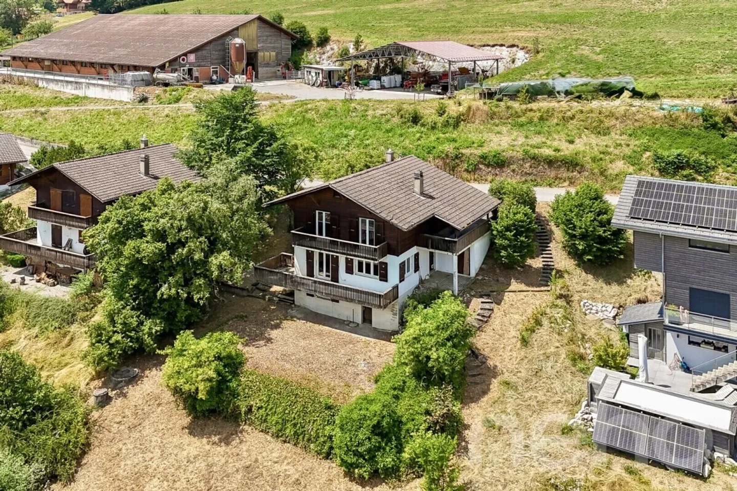 Vista panoramica e fascino autentico per questo chalet da reinventare - Foto 4 di 13