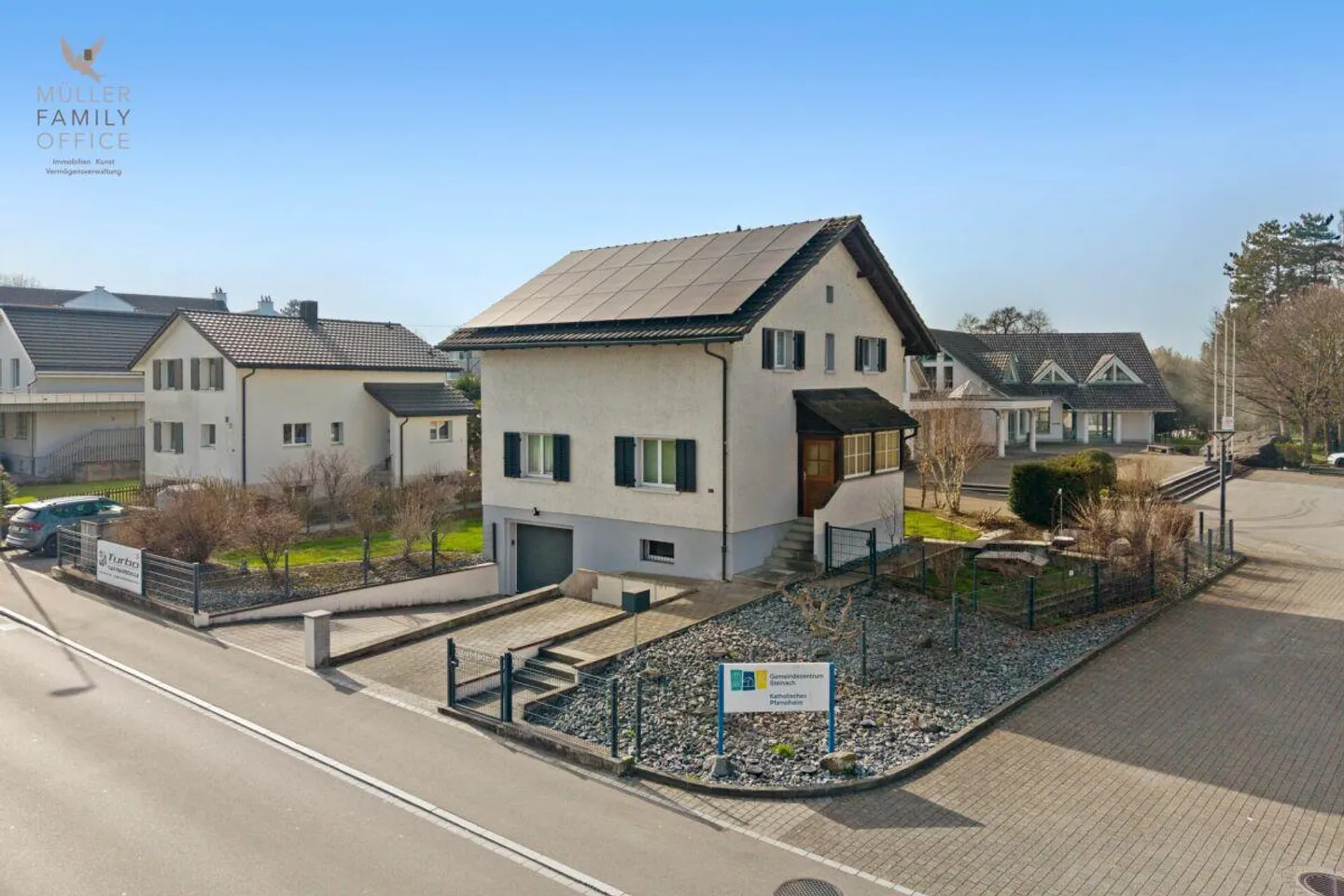 Incantevole casa unifamiliare di 5 1/2 stanze con giardino idilliaco - Foto 2 di 13