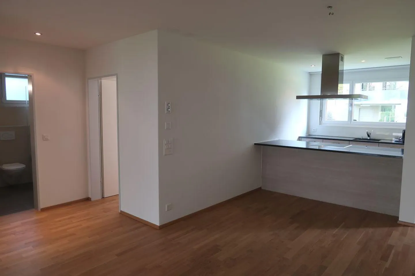 Moderne Gartenwohnung in Oberuzwil - Foto 3 von 13