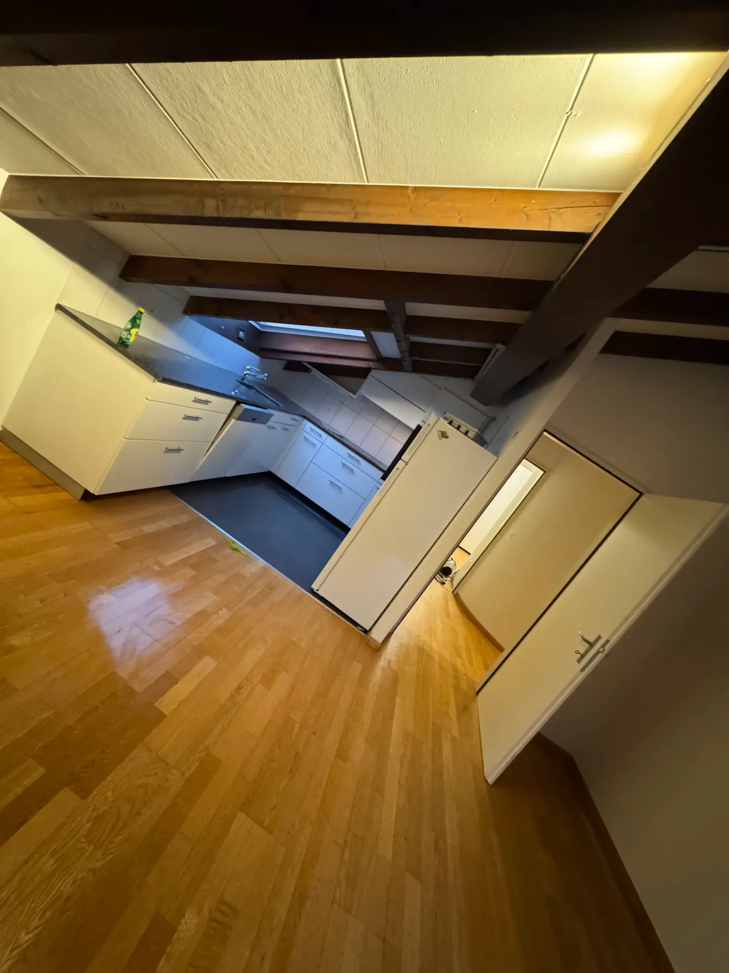 Charming Apartment in Quiet Area - Photo 3 of 6