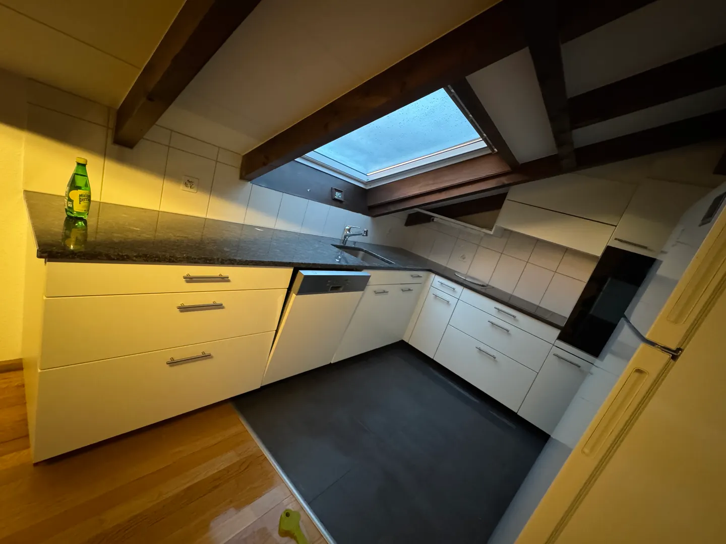 Charming Apartment in Quiet Area - Photo 4 of 6