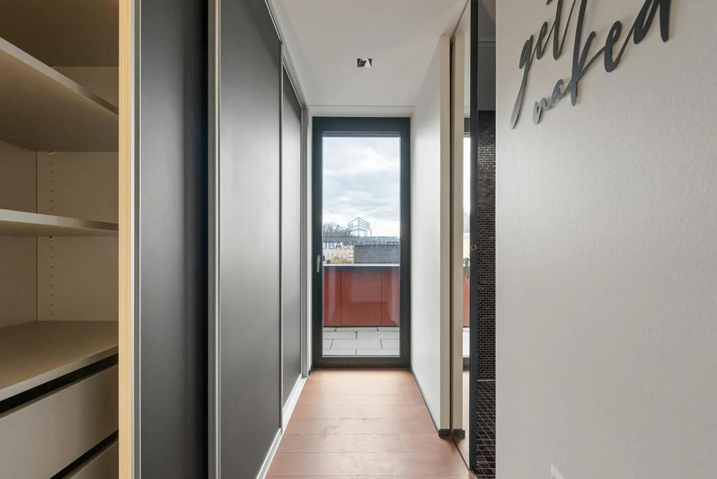 Bruderholz: Exclusive Designer Penthouse with Panoramic View - Photo 7 of 12