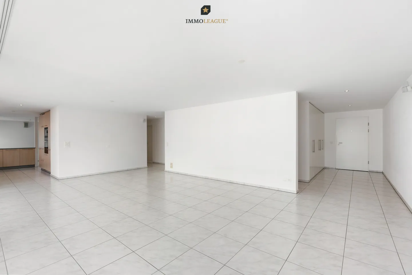 Ampio spazio e comfort in una posizione centrale di prima scelta. - Foto 4 di 15