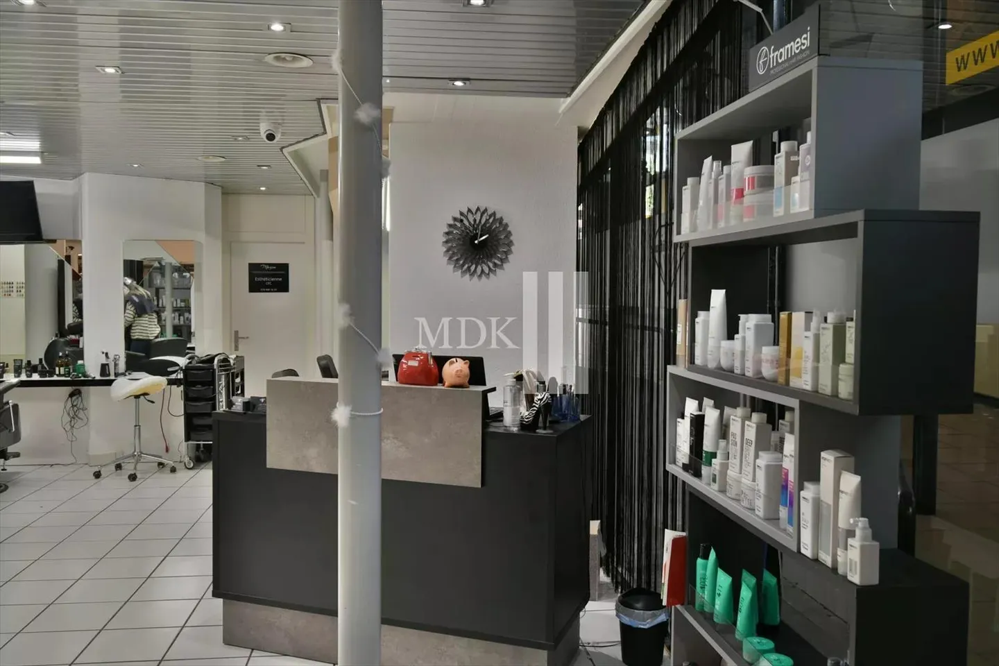 Commercial for rent - Photo 3 of 7