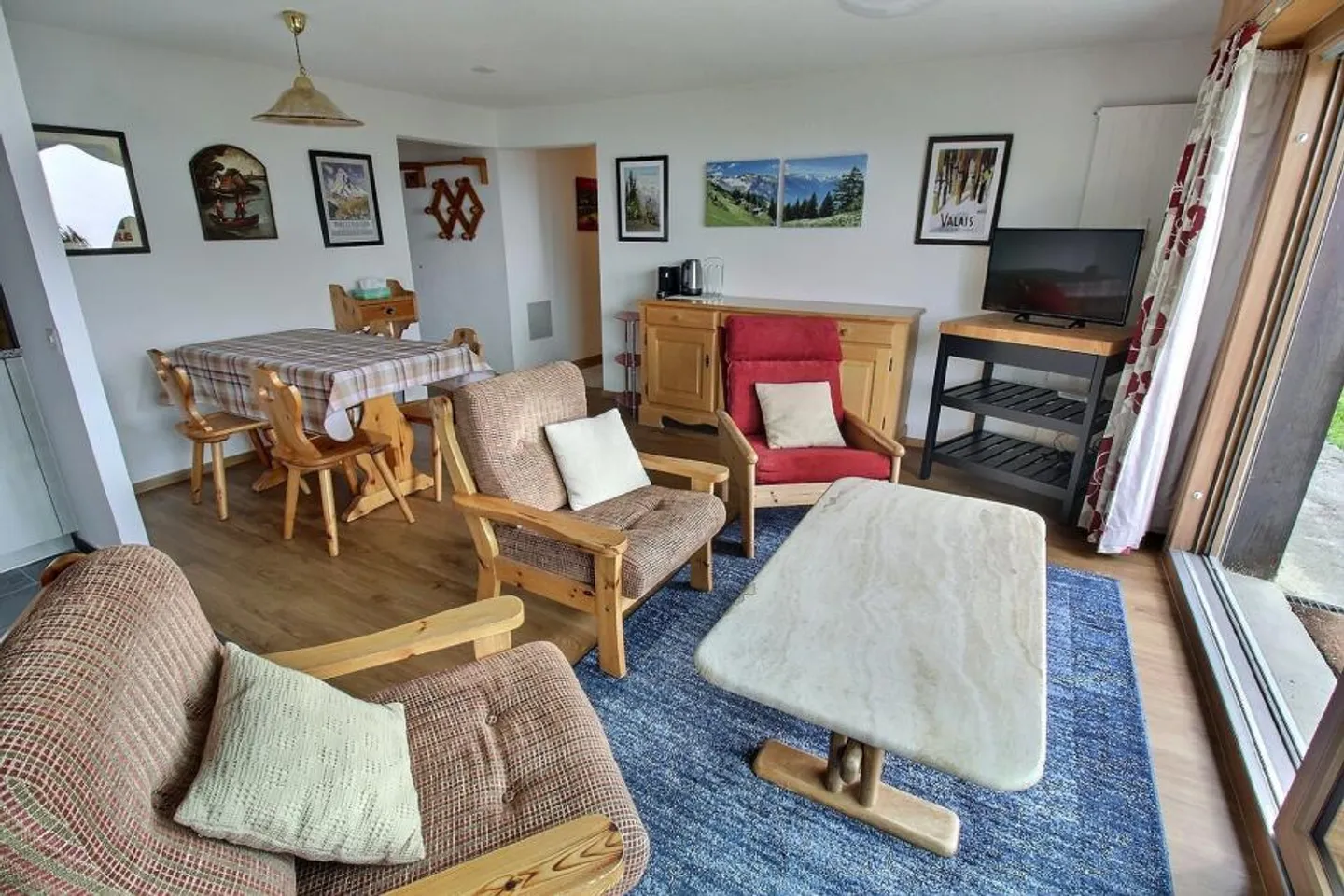 Appartement à louer la semaine prochaine près de la place du village - Photo 3 sur 13