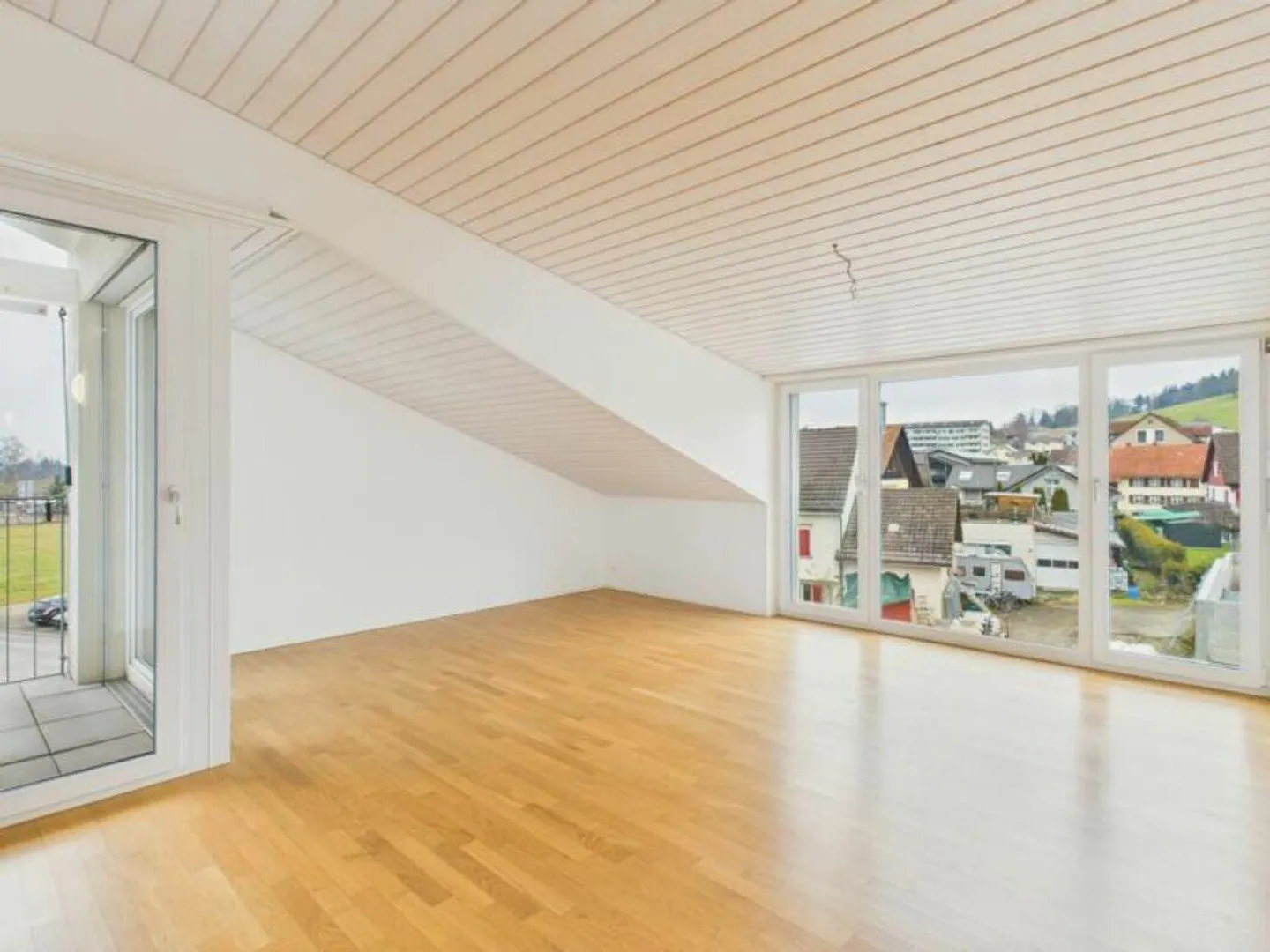 Bellissimo e accogliente appartamento mansardato di 3,5 stanze - Foto 4 di 15