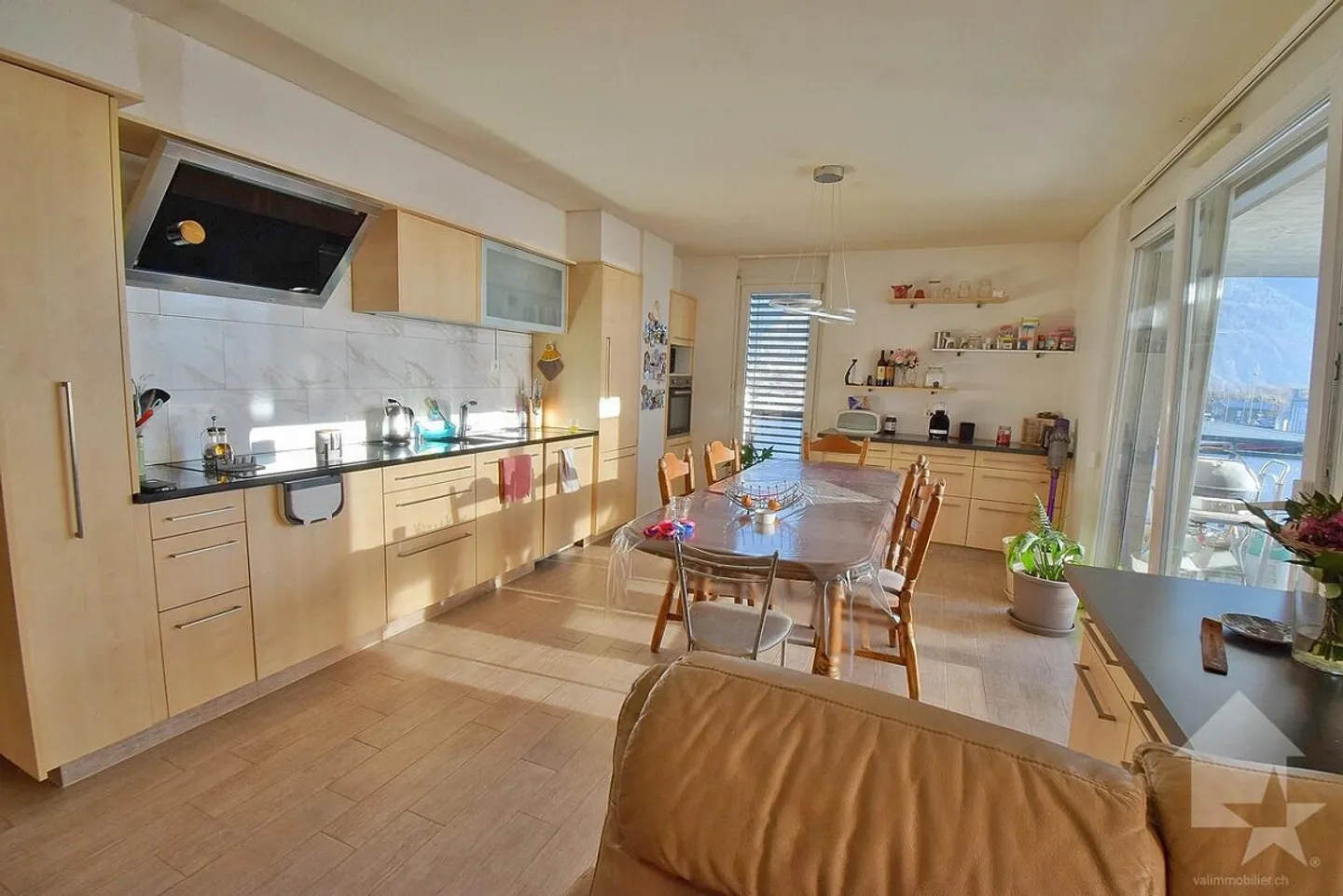 Beautiful 4.5 room apartment, spacious and including 1 parking space - Photo 1 of 12