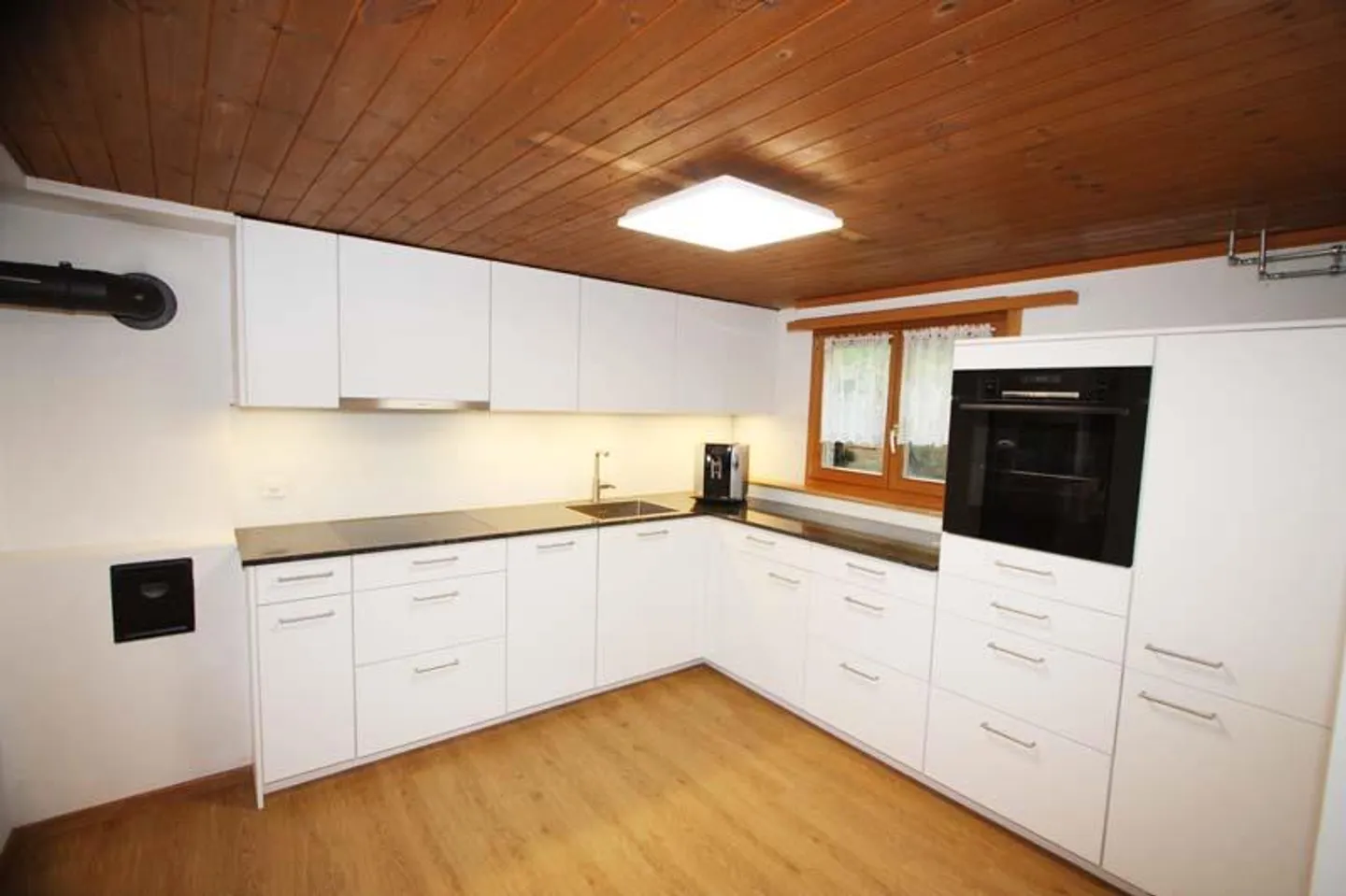Chalet mit Stall und Wiese - Foto 5 von 6