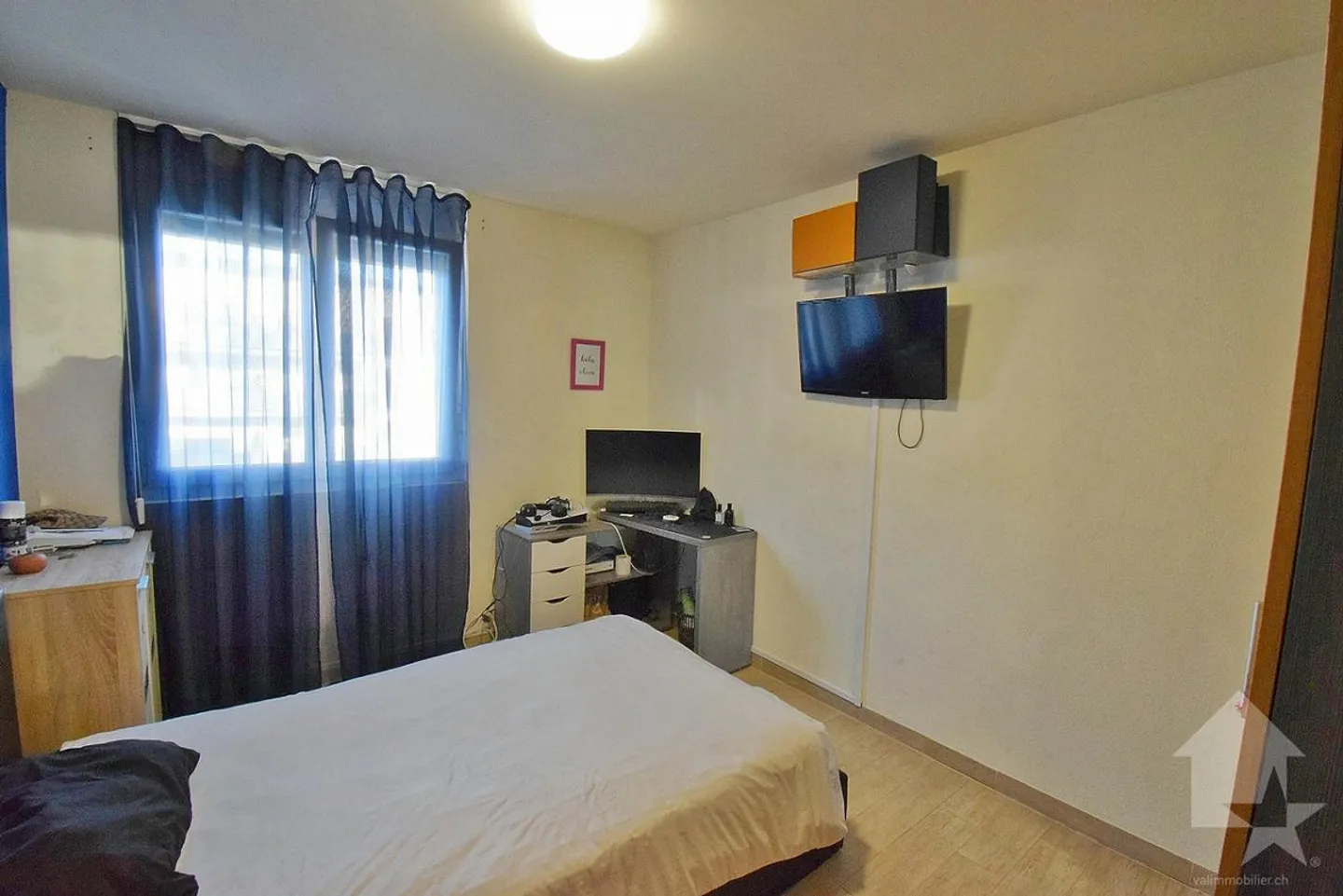 Beautiful 4.5 room apartment, spacious and including 1 parking space - Photo 10 of 12