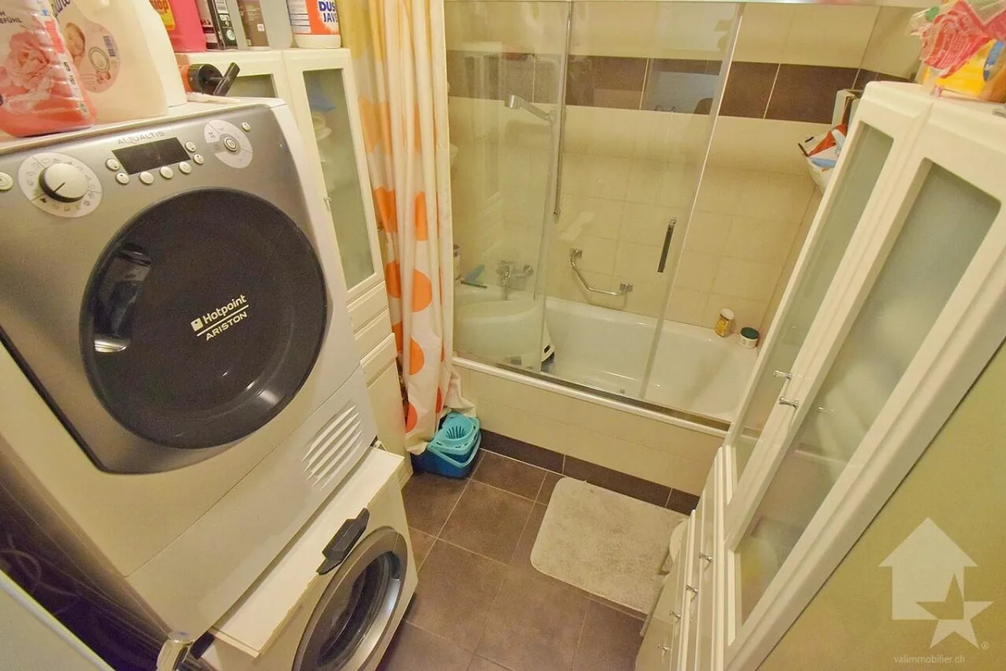 Beautiful 4.5 room apartment, spacious and including 1 parking space - Photo 11 of 12