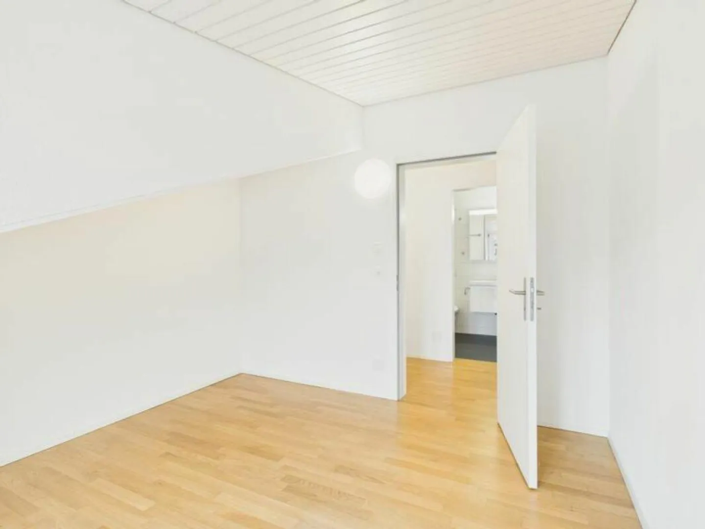 Bellissimo e accogliente appartamento mansardato di 3,5 stanze - Foto 14 di 15