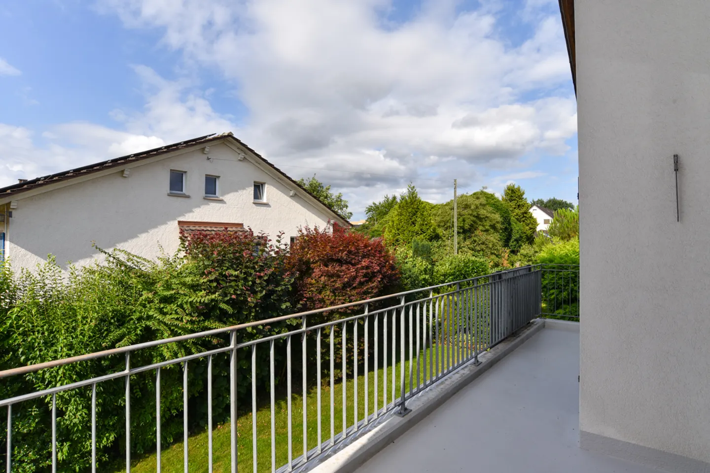 Casa unifamiliare indipendente con bel giardino in una posizione privilegiata - Foto 9 di 12