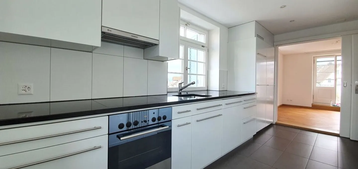 MODERN MIT VIEL PLATZ AN ZENTRALER LAGE - Foto 4 von 11