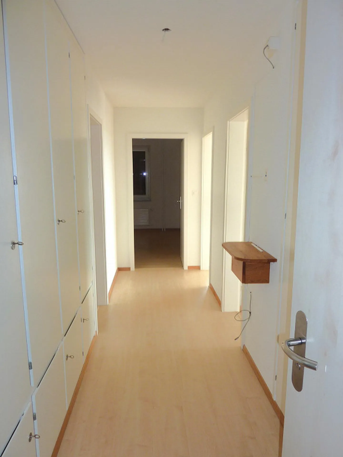 Appartement temporaire de 4 pièces à Rafz - Photo 2 sur 8