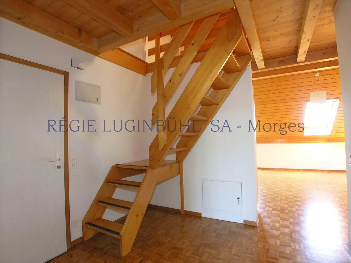 Two Steps from the Station - 2.5 Rooms with Gallery - Photo 3 of 11