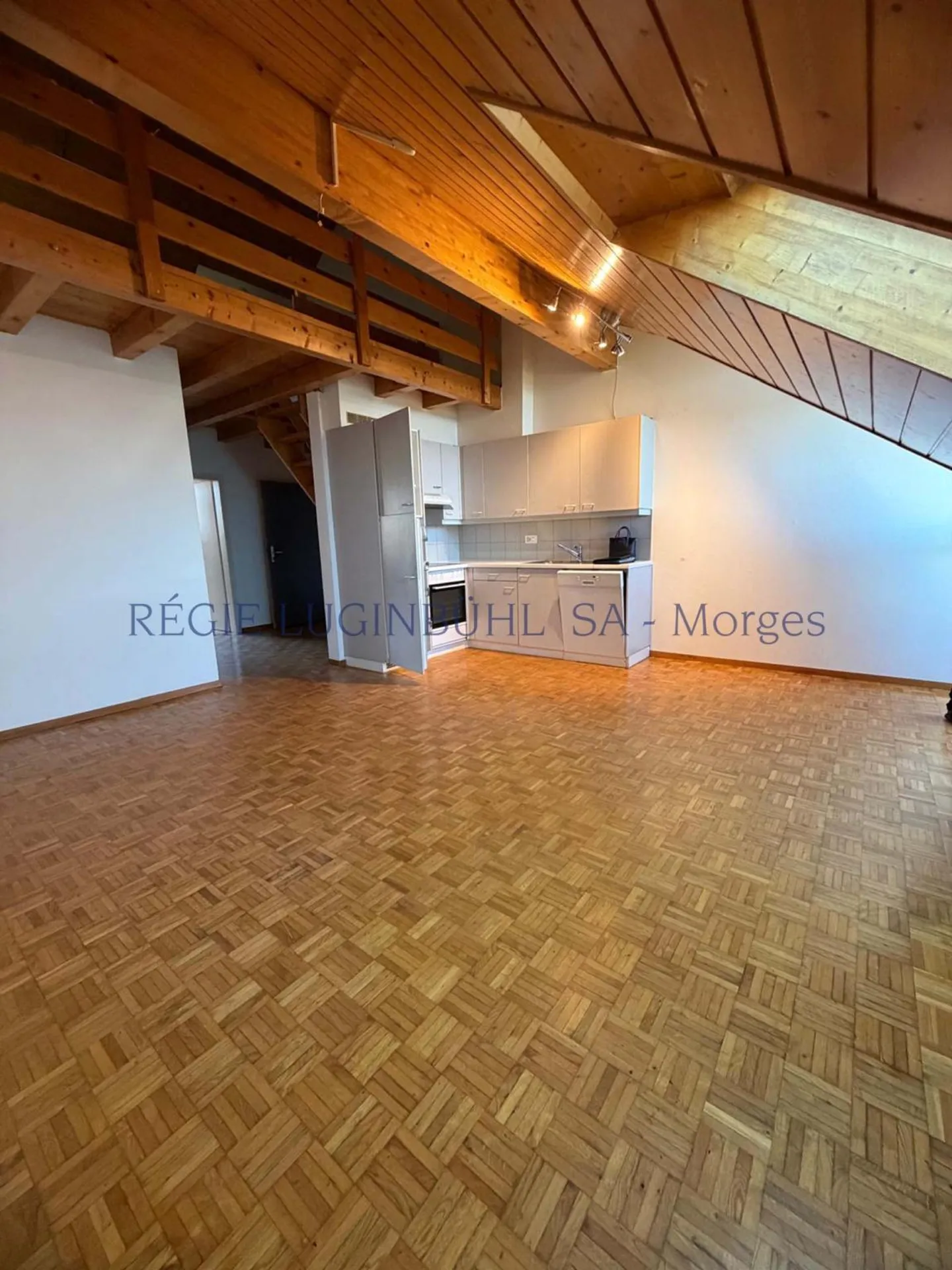 Two Steps from the Station - 2.5 Rooms with Gallery - Photo 4 of 11